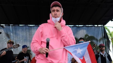Cuál es el origen de la bandera de Puerto Rico que mostró Bad Bunny en el Super Bowl y por qué fue ilegal en la isla durante varios años