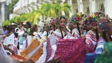 El país se vistió de gala para celebrar 114 años de República