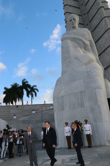 Presidentes Varela y Díaz-Canel tratan temas de comercio y turismo