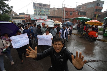 Perú reabrirá desde el lunes más aeropuertos afectados por las protestas