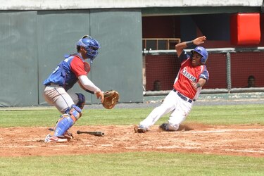 Panamá vence a República Dominicana y sigue invicto