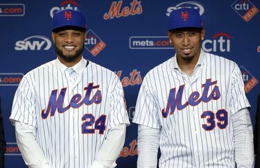 Mets prometen más fichajes al presentar a Canó y Díaz