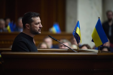 Zelenski tras mil días de guerra: ‘juntos hemos logrado mucho, tenemos que hacer más’