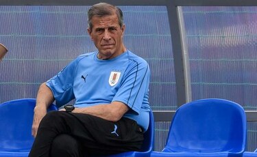 Tabárez: Con el árbitro argentino Pitana ‘nunca ganamos’