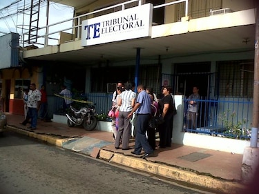 Funcionarios del TE desalojan oficina en Chitré