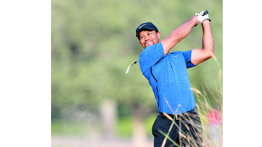 Woods arranca mal en torneo de Dubái