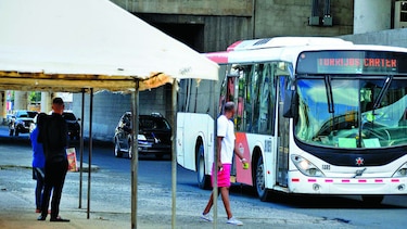 Posponen acto para compra de 70 Metro Bus
