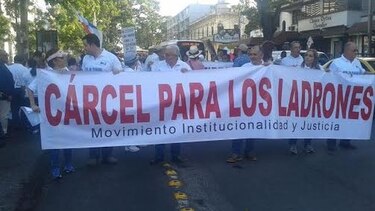 Marchan contra la corrupción y para exigir justicia igual ‘para todos’