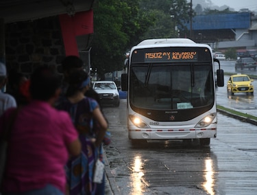 Mi Bus pasa 25 rutas troncales a complementarias, ante la crisis del combustible y la  falta de piezas