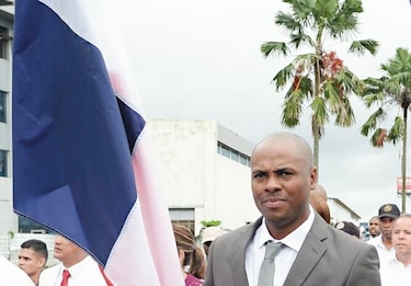 Irving Saladino pide civismo y patriotismo