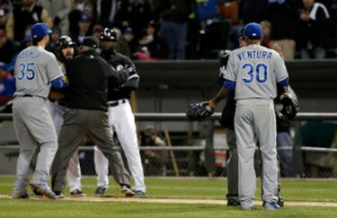 Yordano Ventura es suspendido por siete partidos