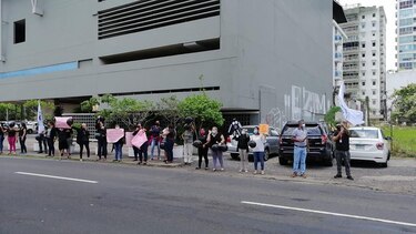 Trabajadores de la Senniaf protestan en rechazo a los recientes despidos en esta institución 