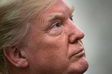 Presidente Trump autoriza convocar a más pilotos militares retirados
