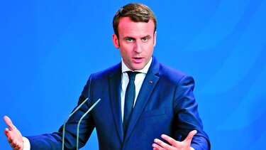 Macron viaja a Berlín para hablar con Merkel