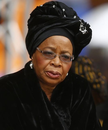 Viuda de Mandela siente pesadumbre al acercarse aniversario de su muerte