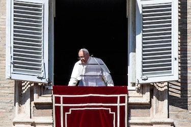 El papa Francisco vuelve a anular su agenda porque ‘persisten los leves síntomas gripales’