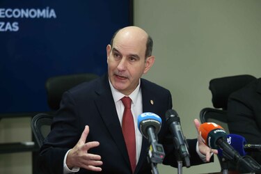 Déficit de ingresos alcanza 779 millones de dólares, recaudación cayó en agosto