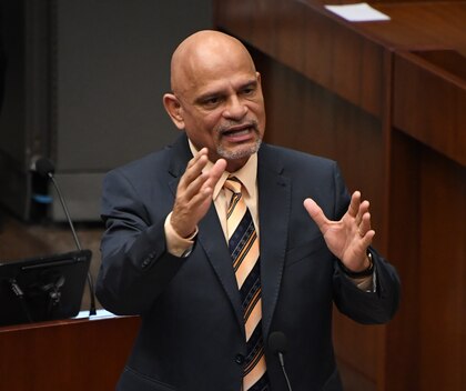 Avanza propuesta que elimina la reelección inmediata de los rectores de las universidades oficiales