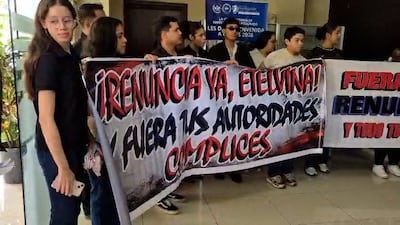 Entre ataques a Mulino y amenazas a estudiantes, Consejo de la Unachi debate renuncia de la rectora 