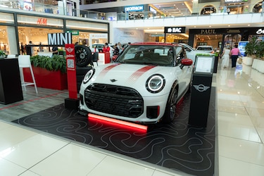 El reflejo de la distinción llega a Multiplaza con el Luxury Motor Show 2026