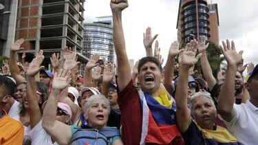 Júbilo y esperanza entre opositores tras autoproclamación de Guaidó