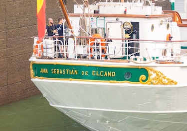 En fotos, así fue el cruce por el Canal de Panamá del buque escuela con la princesa Leonor