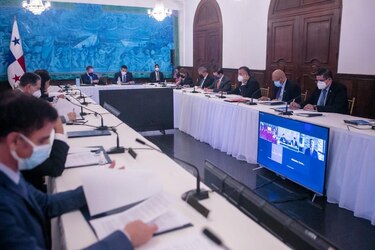 Gabinete autoriza mantener apoyo al sector transporte por alza del precio del combustible