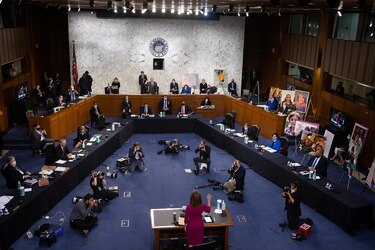 Senado revela divisiones ante jueza nominada por Trump a la Corte Suprema