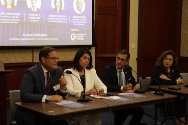 Organizaciones piden aumentar uso del español para atraer voto latino de Estados Unidos