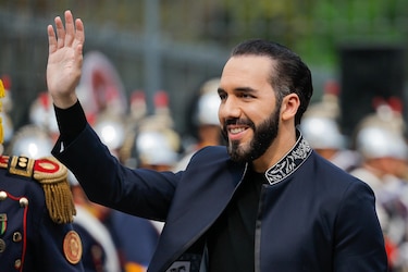 Nayib Bukele inscribe precandidatura para tercer mandato en El Salvador