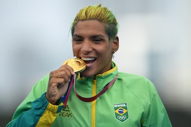 La brasileña Ana Marcela Cunha, campeona olímpica de natación en aguas abiertas
