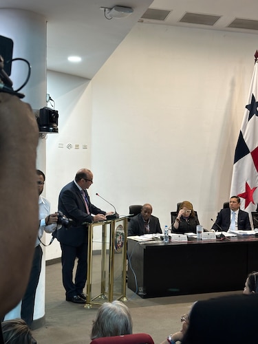 ¿Reforma o retroceso? El proyecto que elimina el Ministerio de la Mujer prende el debate