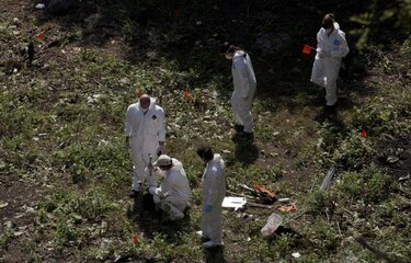 Expertos mexicanos buscan en vertedero de basura los cuerpos de 43 estudiantes