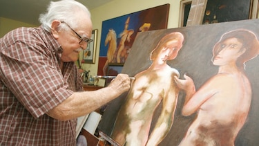 Mario Calvit, siempre con el pincel