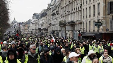 Marcha pacífica de 'chalecos amarillos' vuelve a empañarse