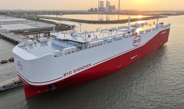 Así es el portavehículos más grande del mundo el BYD Shenzhen