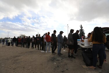 México niega permiso de tránsito a 1,000 migrantes varados en la frontera sur