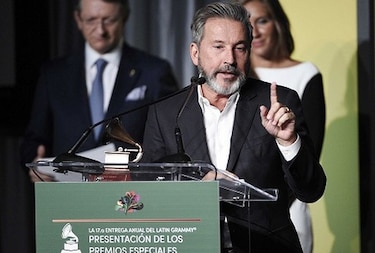 Emoción y política en entrega de premios especiales del Grammy Latino