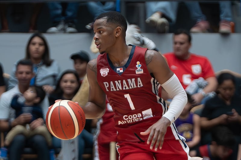 Iverson Molinar lidera triunfo de Panamá sobre Cuba en las eliminatorias mundialistas