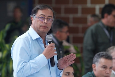 El presidente de Colombia anuncia que subirá el precio de la gasolina