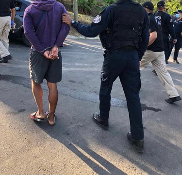Autoridades aprehenden a unas 38 personas por su presunta vinculación con diversos delitos