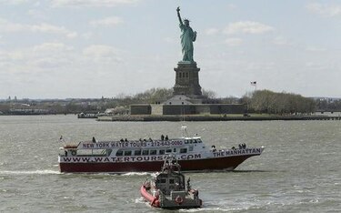 Estatua de la Libertad está 'segura' tras amenaza de bomba