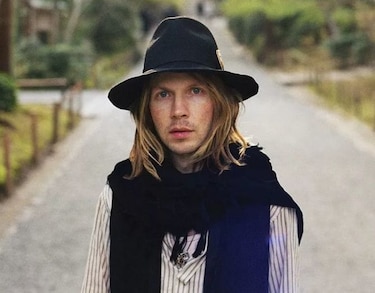 Beck saca un nuevo álbum claramente alegre