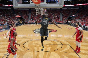 Warriors derrotan a Pelicans y acarician la final de la Conferencia Oeste