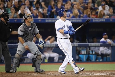 Smoak rompe empate con jonrón y Azulejos vencen a Rays
