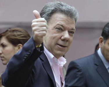 Juan Manuel Santos encabeza conteo preliminar de votos en Colombia