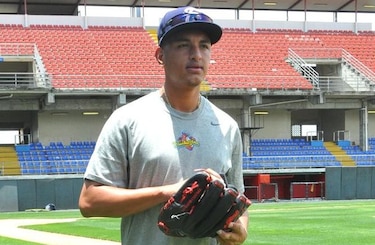 El panameño Severino González es llamado a Grandes Ligas