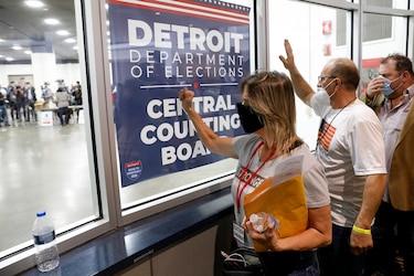 Michigan: una juez falla en contra de la intención de Trump de detener el conteo