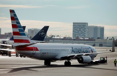 Aerolíneas recortan vuelos desde hoy en EU