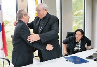 FAD suscribe pacto ético electoral con objeciones